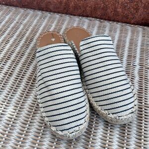 Splendid Jaime striped canvas espadrille slide sandals. 
Coastal beach size 8